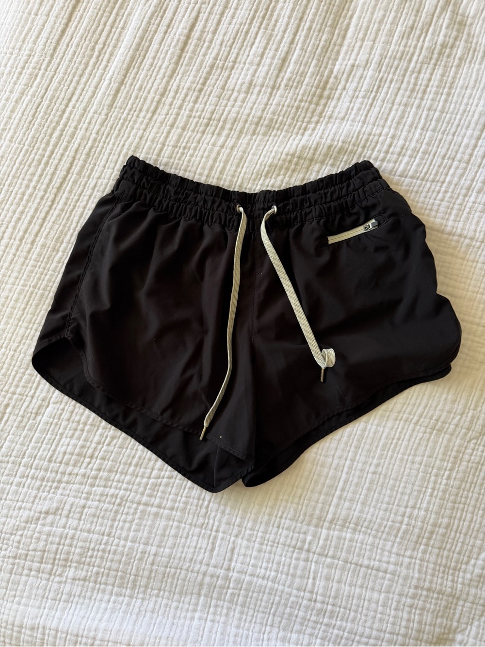 Vuori Black Shorts - Picture 3 of 9